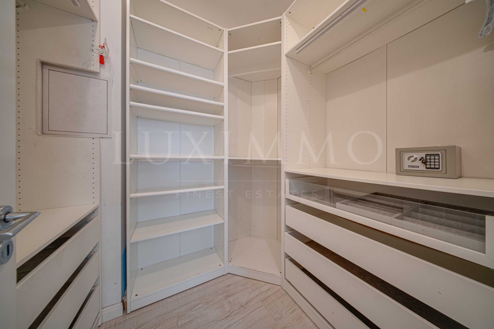 Дава под наем 3-СТАЕН, гр. София, Борово, снимка 14 - Апартаменти - 56085723