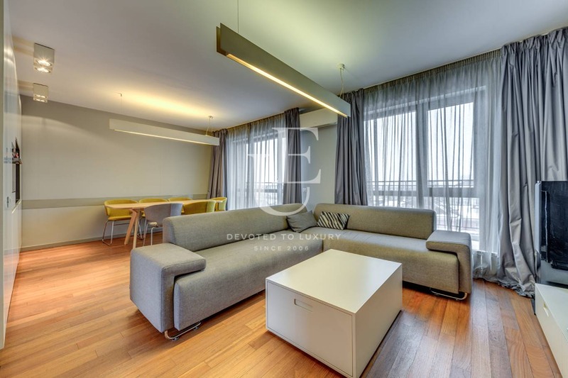 A louer  3 chambres Sofia , Tsentar , 176 m² | 61347379