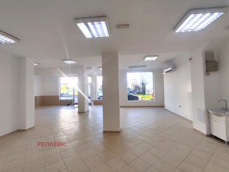 Дава под наем МАГАЗИН, гр. Варна, Владислав Варненчик 2, снимка 2 - Магазини - 53010123