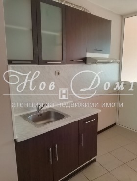 Studio Kolchozen pazar, Varna 1