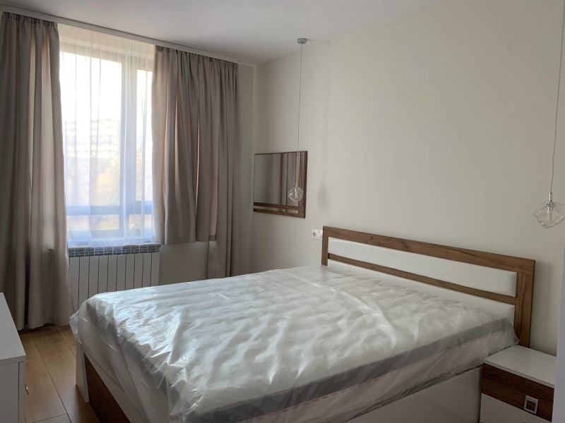 Дава под нем  2-стаен, град София, Студентски град •  599 EUR • ID 32428918 — holmes.bg - [1] 