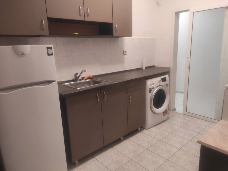 Zu vermieten  2 Schlafzimmer Plowdiw , Kjutschuk Parisch , 100 qm | 33981529 - Bild [4]