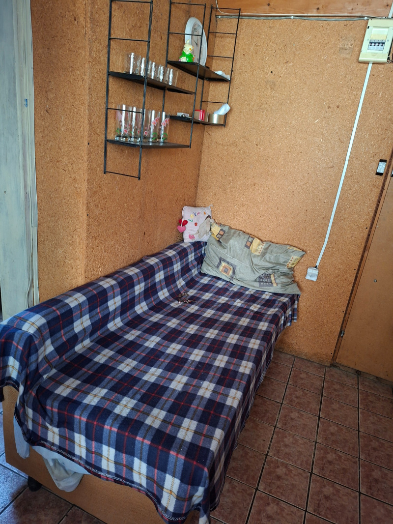 Kiadó  Stúdió Sofia , Medicinska akademija , 39 négyzetméter | 54242367 - kép [3]