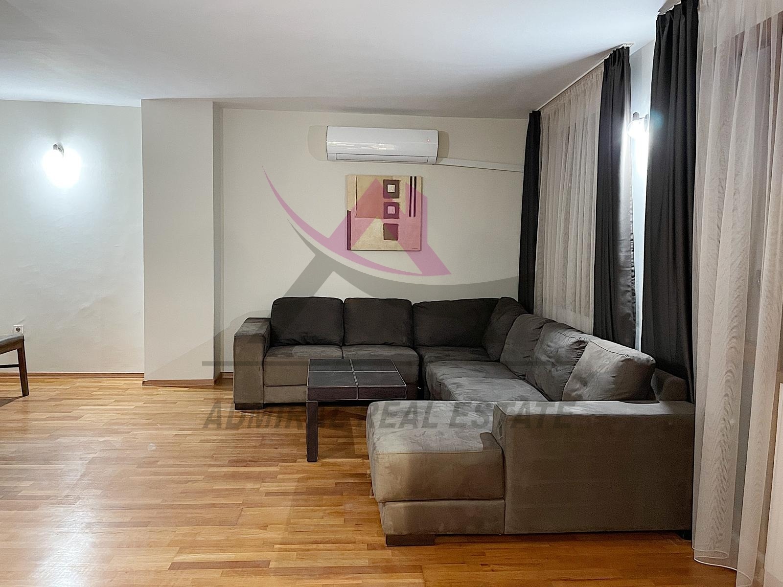 Дава под наем МНОГОСТАЕН, гр. Варна, Център, снимка 3 - Апартаменти - 54041606