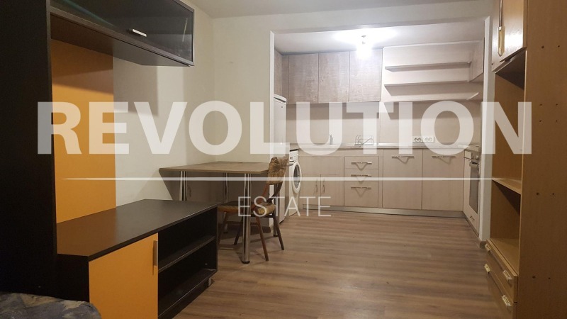 Дава под нем  1-стаен, град Варна, Левски 1 •  220 EUR • ID 76899958 — holmes.bg - [1] 