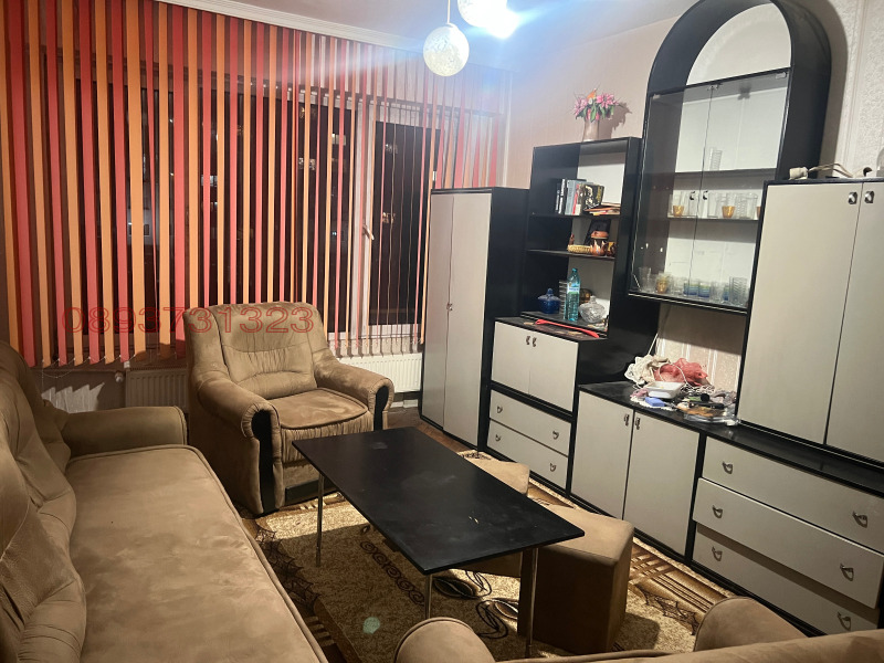 Дава под наем 2-СТАЕН, гр. Перник, Изток