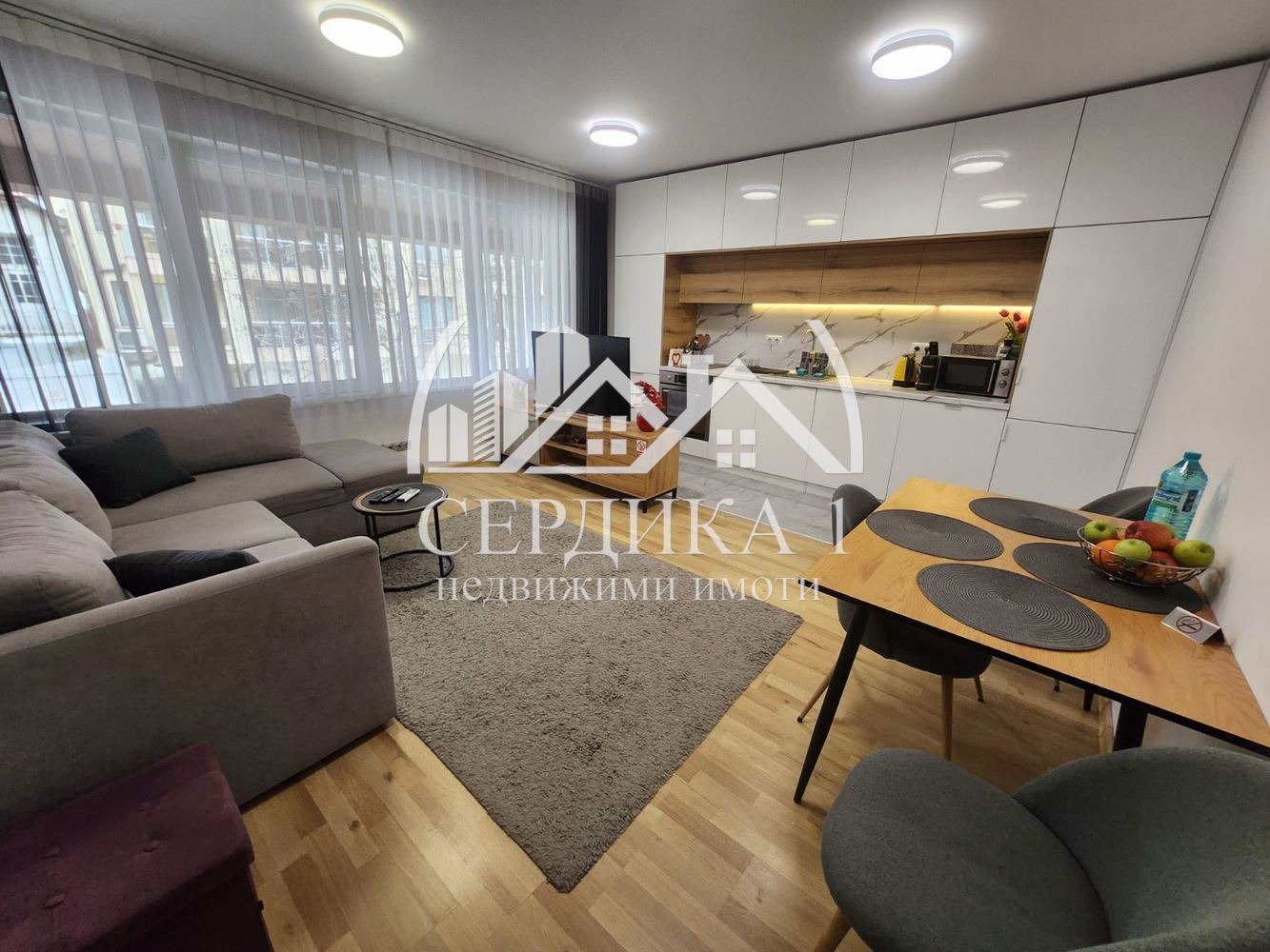 Дава под наем 2-СТАЕН, гр. София, Център, снимка 2 - Апартаменти - 53913157