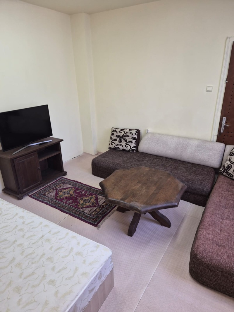 Дава под наем КЪЩА, гр. Русе, Родина 1, снимка 2 - Къщи - 52885790