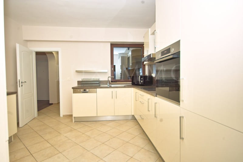 Kiadó  3 hálószobás Sofia , Centar , 220 négyzetméter | 46463152 - kép [6]