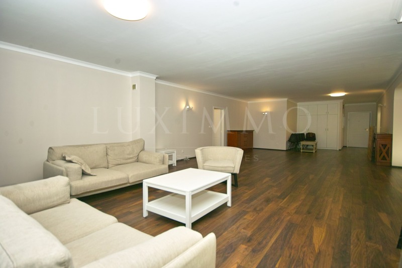 Kiadó  3 hálószobás Sofia , Centar , 220 négyzetméter | 46463152 - kép [5]