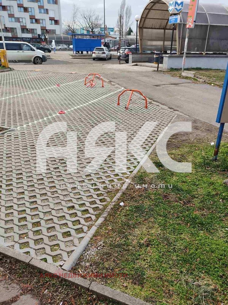 Дава под наем ГАРАЖ, ПАРКОМЯСТО, гр. София, Люлин 10, снимка 2 - Гаражи и паркоместа - 53232928