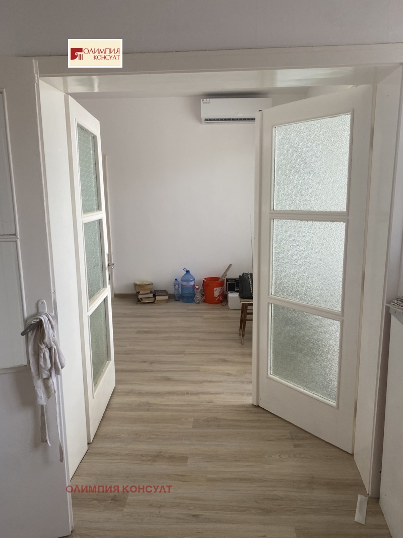 Дава под наем  4-стаен град Пловдив , Център , 110 кв.м | 74690320 - изображение [8]