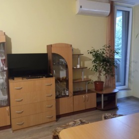 2-стаен град София, Света Троица 3
