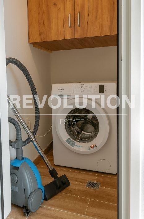 Kiadó  Stúdió Varna , Csajka , 30 négyzetméter | 98542371 - kép [6]