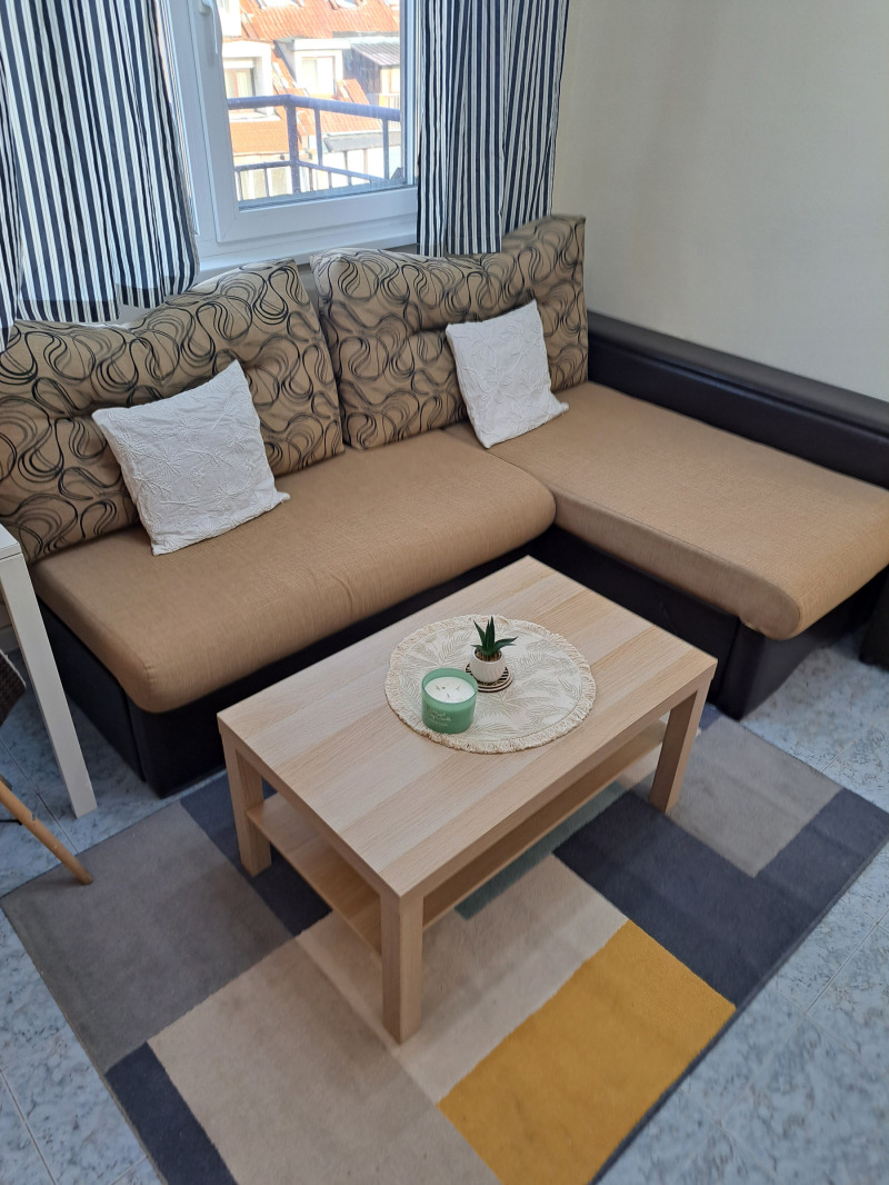 Дава под нем  2-стаен, град София, Център •  550 € • ID 55123131 — holmes.bg - [1] 