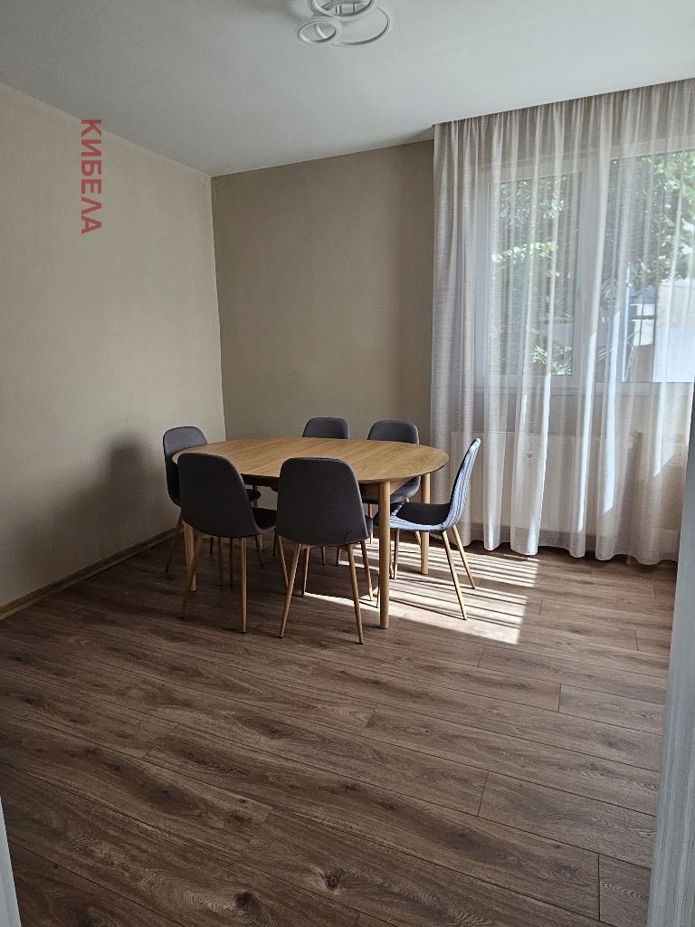 Дава под наем  3-стаен град Плевен , Идеален център , 110 кв.м | 31652735 - изображение [2]