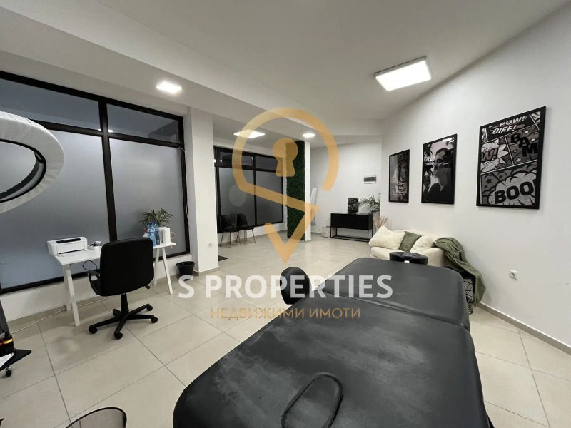 Дава под наем МАГАЗИН, гр. Варна, Левски 1, снимка 2 - Магазини - 52364559