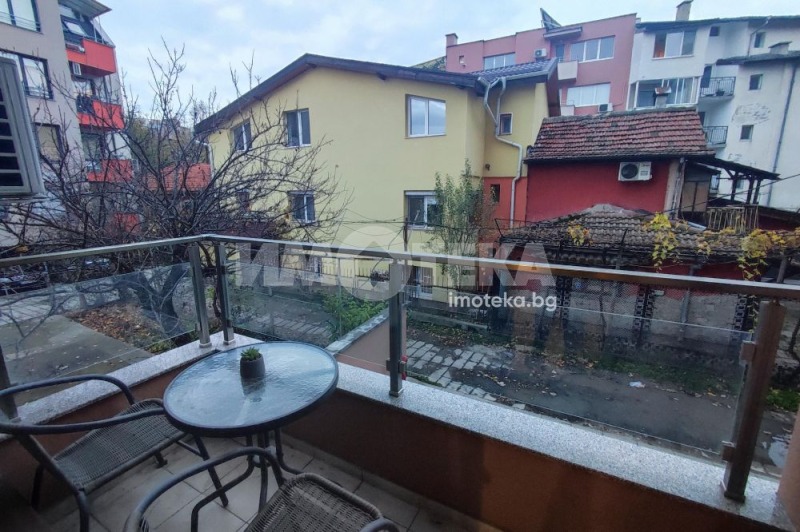 Дава под наем 2-СТАЕН, гр. Пловдив, Кючук Париж, снимка 5 - Апартаменти - 53015707