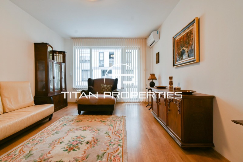 Дава под нем  3-стаен, град София, Център •  750 EUR • ID 28092230 — holmes.bg - [1] 