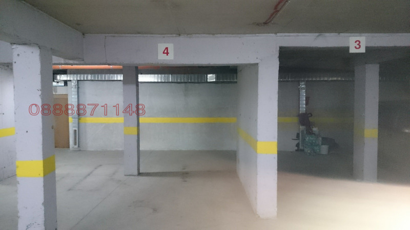 Дава под наем ГАРАЖ, ПАРКОМЯСТО, гр. София, Банишора, снимка 3 - Гаражи и паркоместа - 53064874