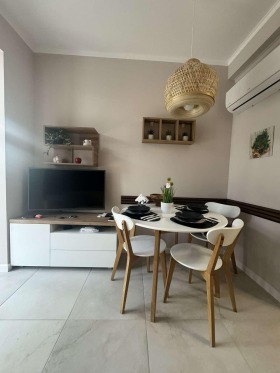 1 bedroom m-t Alen mak, Varna 5