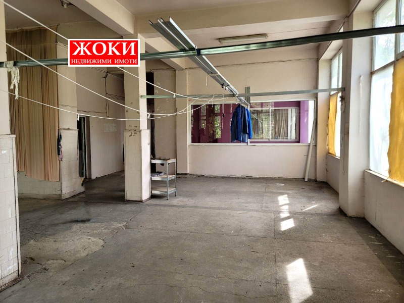 K pronájmu  Úložný prostor Pernik , Centar , 364 m2 | 63764334 - obraz [4]