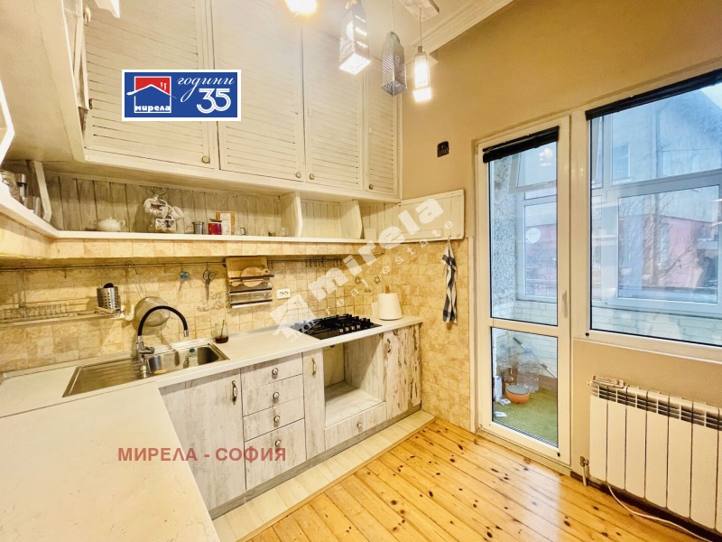 Дава под наем ЕТАЖ ОТ КЪЩА, гр. София, Карпузица, снимка 10 - Етаж от къща - 53449843