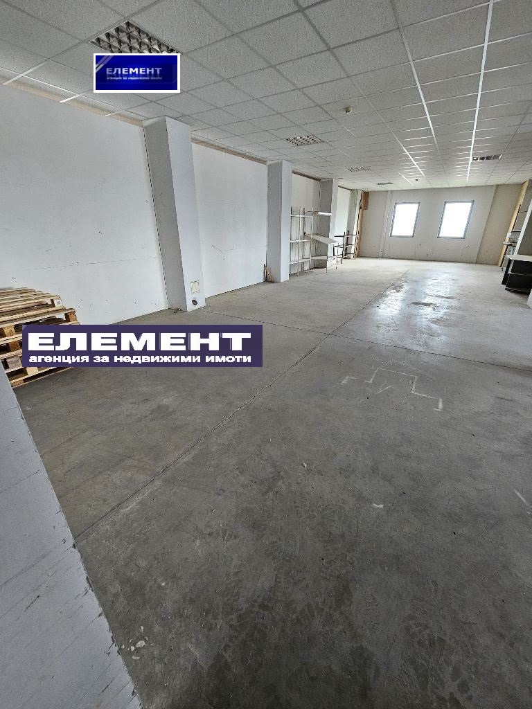 En renta  Almacenamiento Plovdiv , Industrialna zona - Sever , 225 metros cuadrados | 26050863