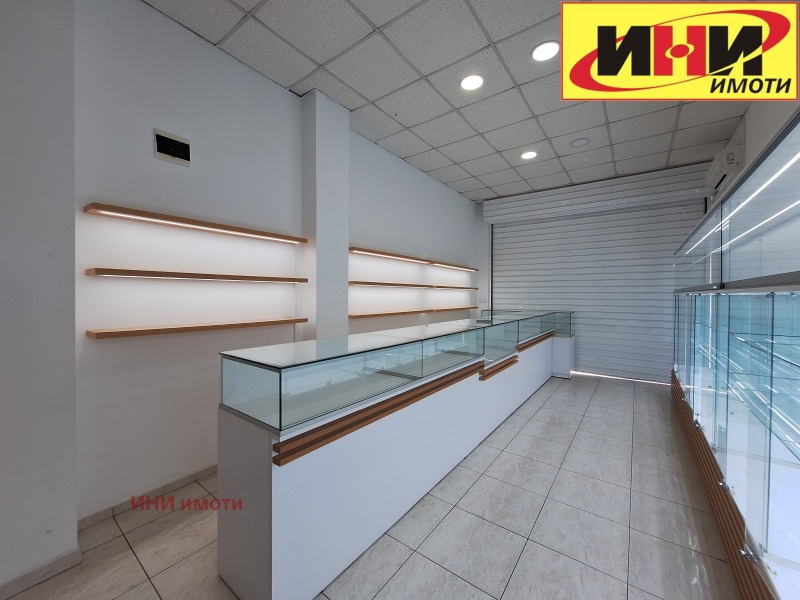 De inchiriat  Magazin Ruse , Țentâr , 35 mp | 22466100