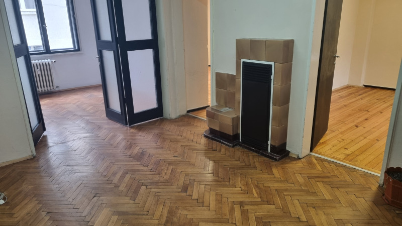 Дава под наем 3-СТАЕН, гр. София, Център