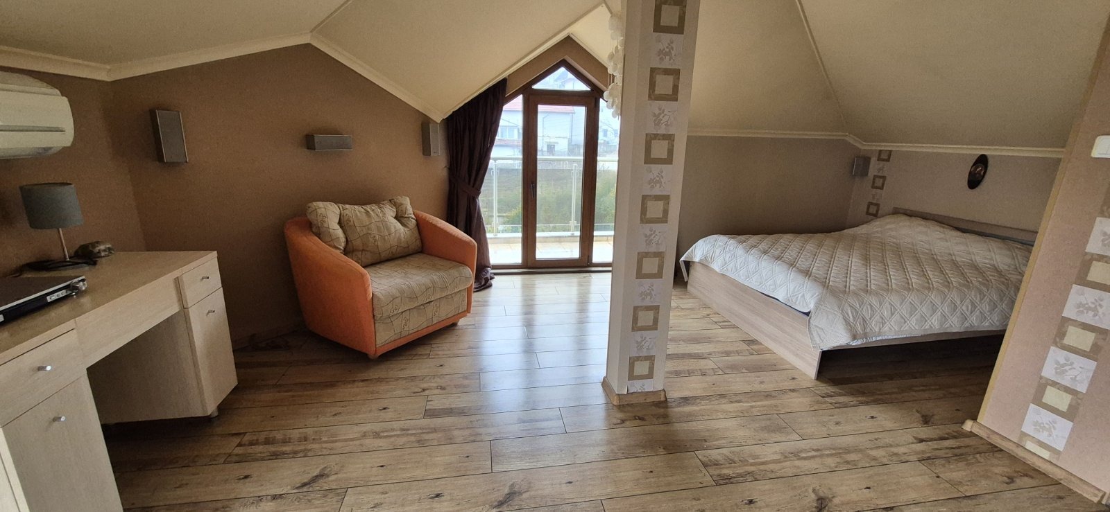 Дава под наем КЪЩА, гр. Варна, к.к. Св.Св. Константин и Елена, снимка 15 - Къщи - 52340458