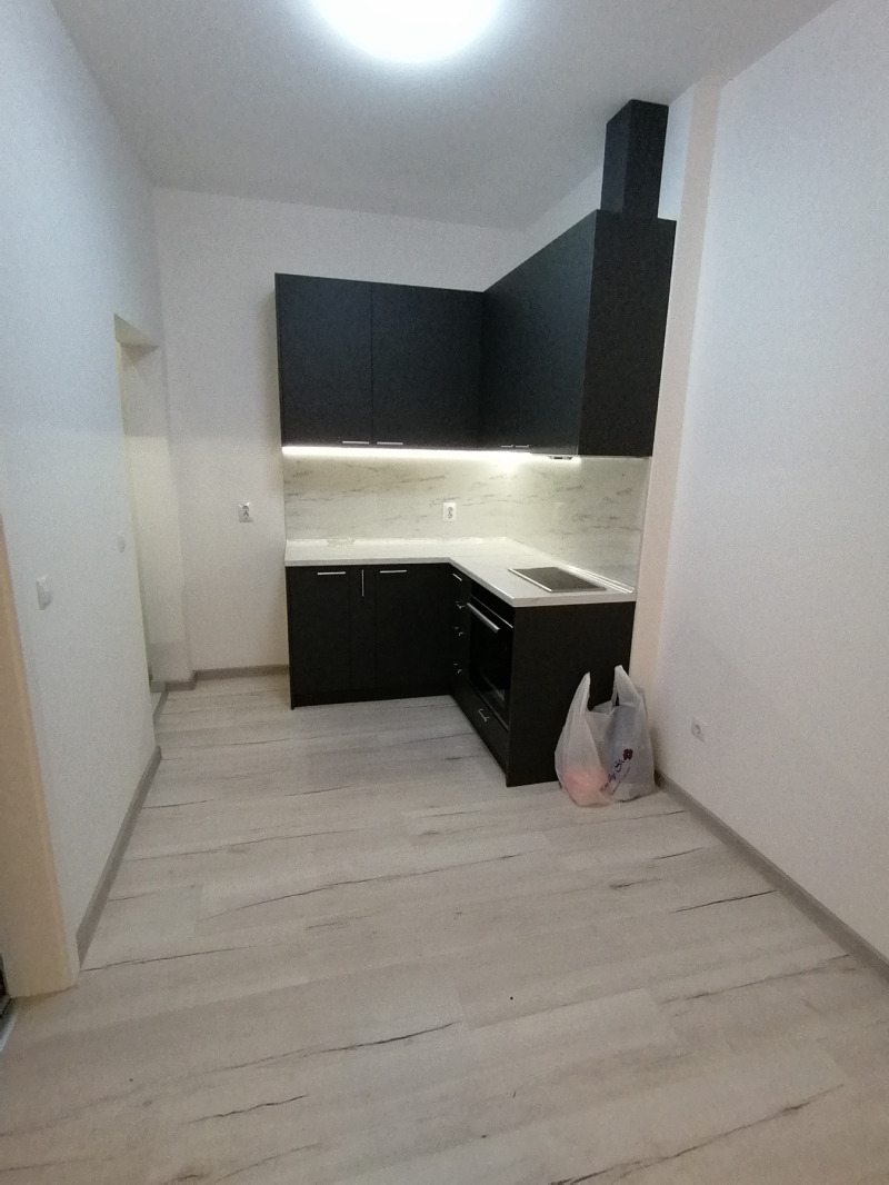 Дава под Наем ОФИС в град София, Център - 60 кв.м / 680 € » 1 329.96 лв., МК РИЕЛТИ