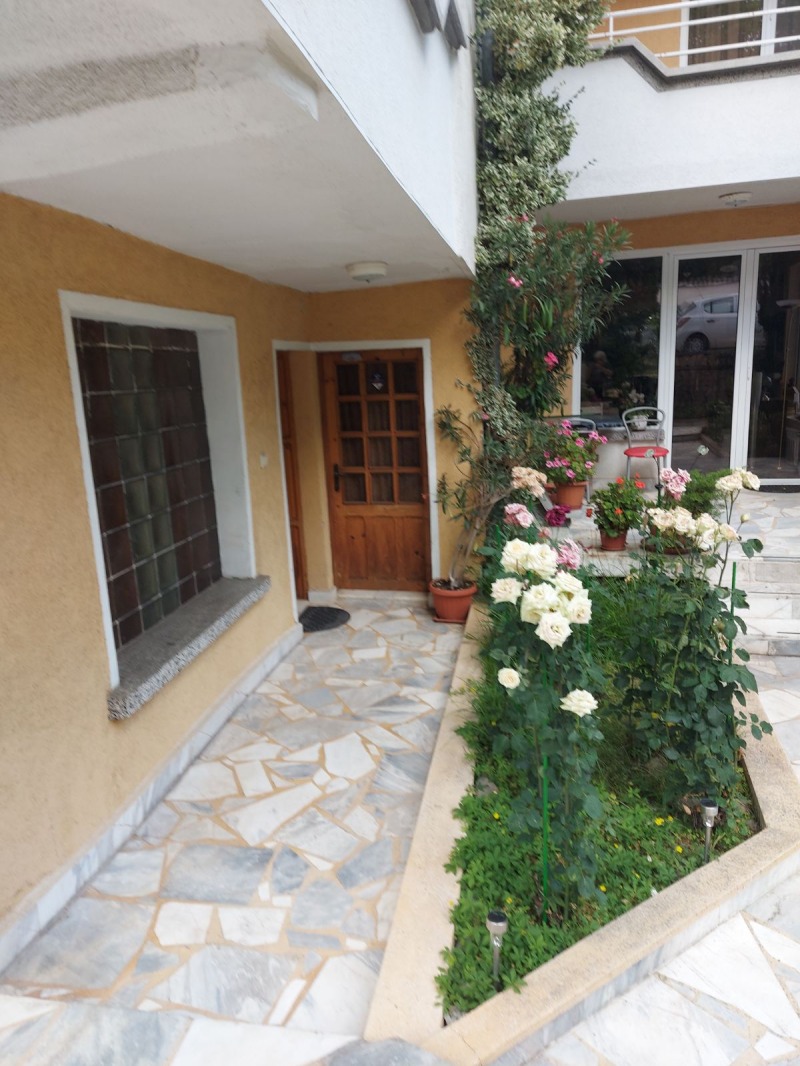 Издаје се  1 спаваћа соба Софија , Драгалевци , 80 м2 | 94601610 - слика [2]