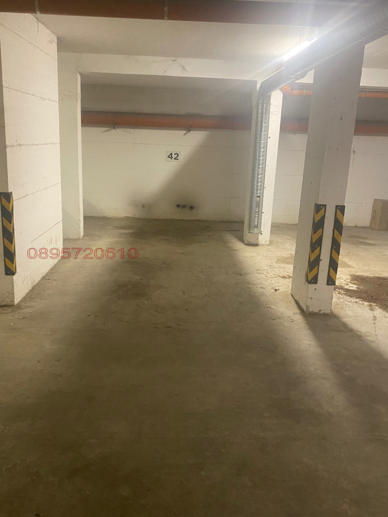 Дава под Наем ПАРКОМЯСТО в град Варна, Победа - 18 кв.м / 90 € » 176.02 лв.