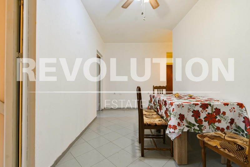 Дава под нем  3-стаен, град София, Център •  650 EUR • ID 10329223 — holmes.bg - [1] 