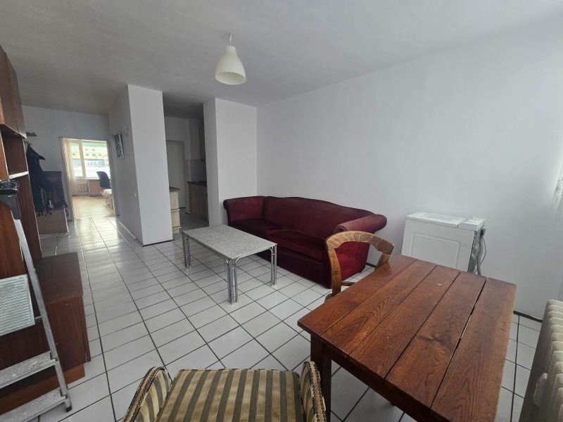 Дава под наем МНОГОСТАЕН, гр. София, Изток