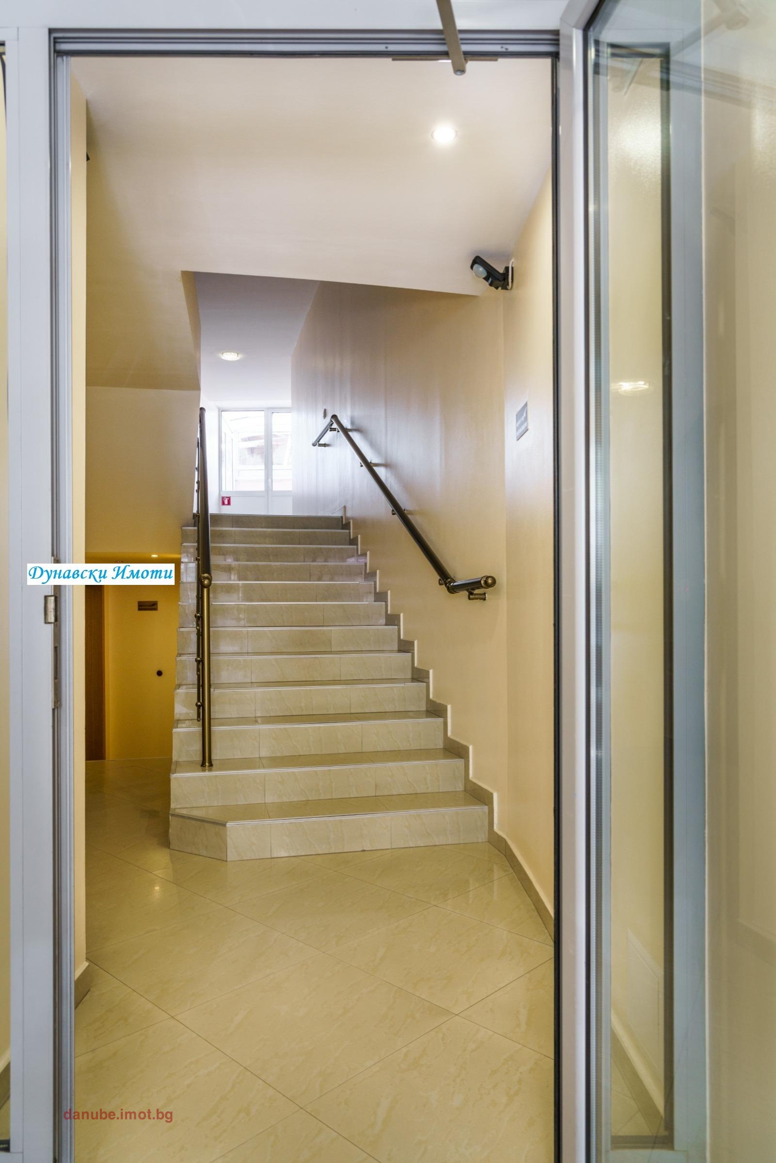 Дава под наем ОФИС, гр. Русе, Център, снимка 7 - Офиси - 54246386