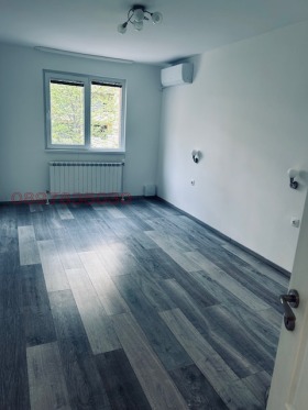 3+ camere da letto Hladilnika, Sofia 10