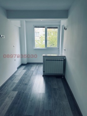 3+ camere da letto Hladilnika, Sofia 11