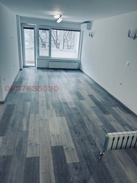 3+ camere da letto Hladilnika, Sofia 6