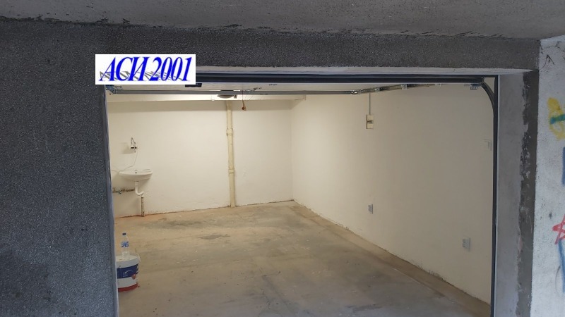 Дава под наем ГАРАЖ, ПАРКОМЯСТО, гр. София, Медицинска академия, снимка 4 - Гаражи и паркоместа - 52720196