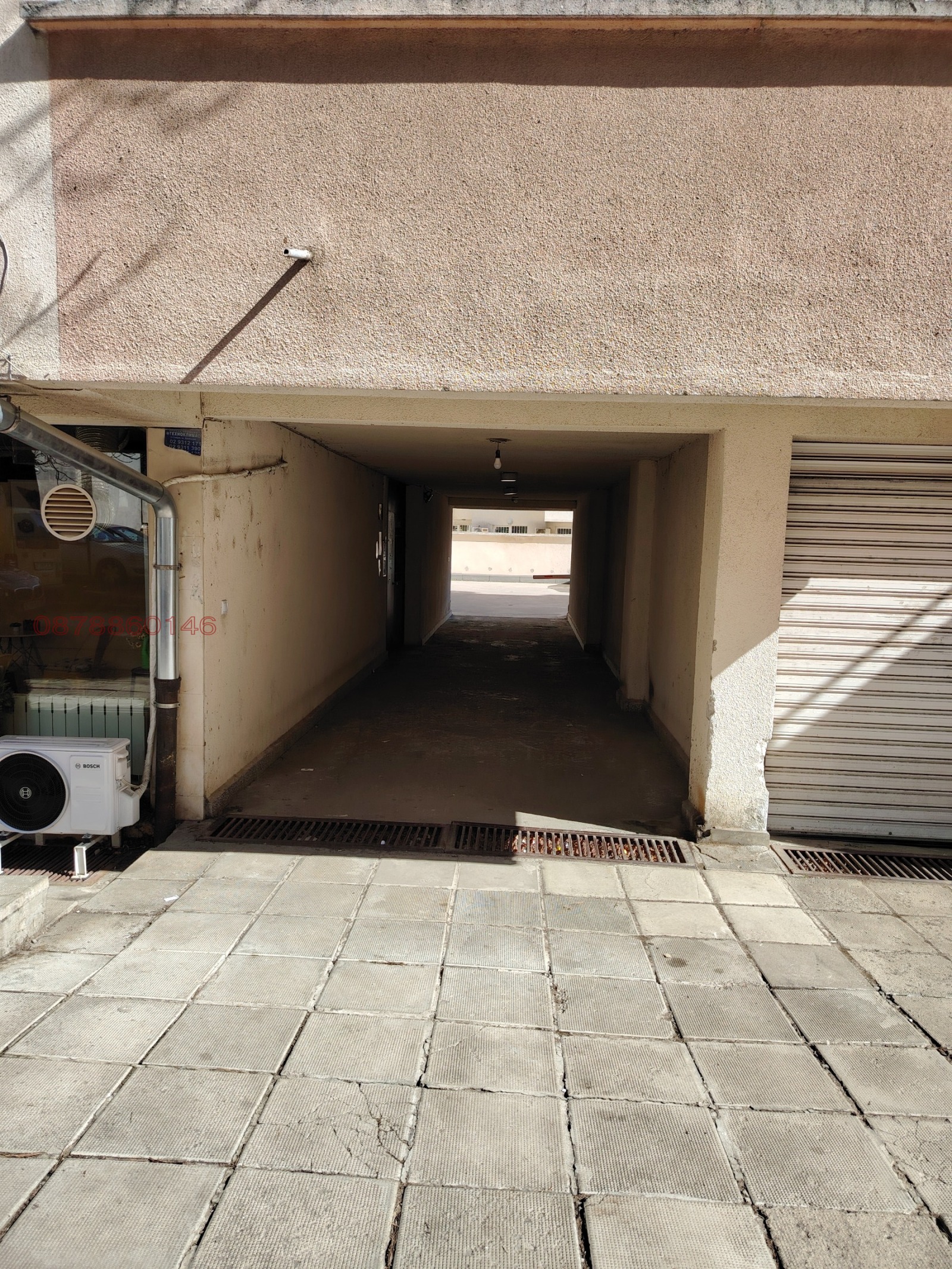 Дава под наем ГАРАЖ, ПАРКОМЯСТО, гр. София, Белите брези, снимка 2 - Гаражи и паркоместа - 53780345