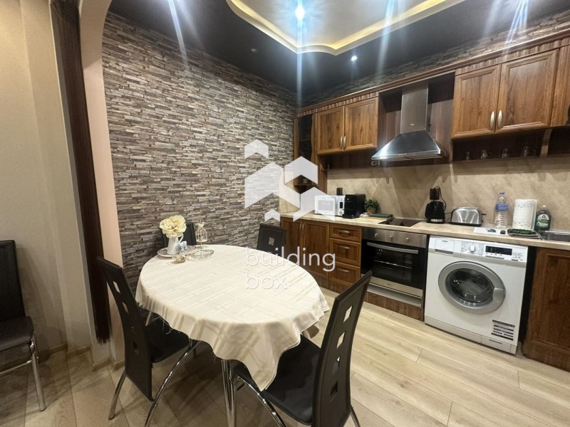 Дава под Наем 2-СТАЕН в град София, Оборище - 55 кв.м / 900 € » 1 760.25 лв., БИЛДИНГ БОКС