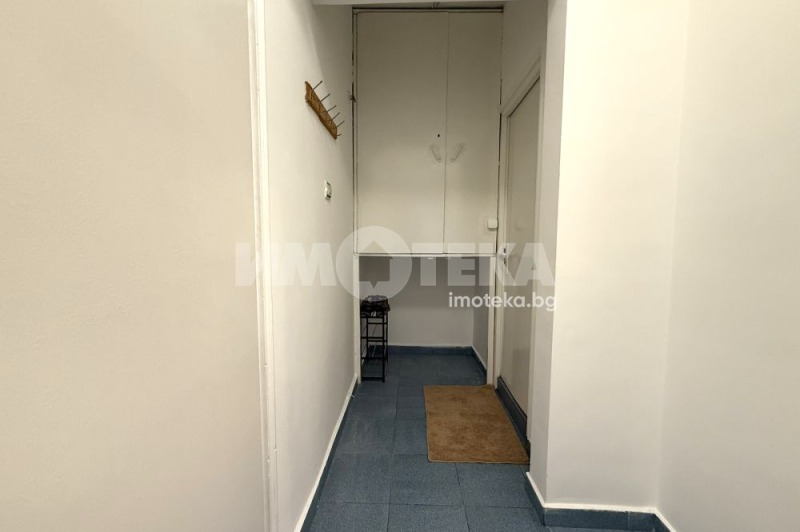 Kiadó  Stúdió Sofia , Ljulin 3 , 31 négyzetméter | 46270222 - kép [5]
