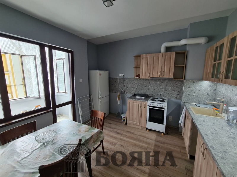 De inchiriat  1 dormitor Ruse , Țentâr , 65 mp | 56923073 - imagine [10]