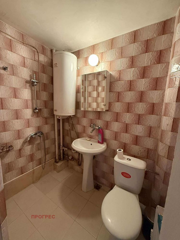 Til leje  1 soveværelse Plovdiv , Karshiyaka , 72 kvm | 37425232 - billede [10]