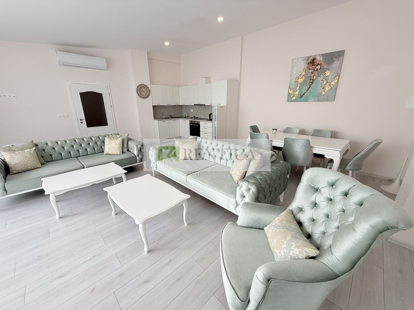 Дава под наем МНОГОСТАЕН, гр. Варна, м-т Ален мак