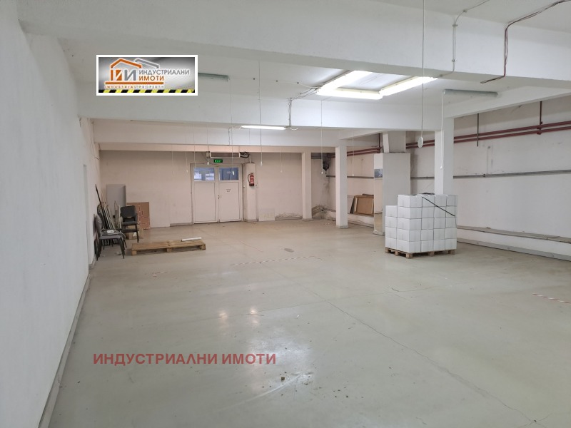 Дава под наем  Склад град Пловдив , Център , 147 кв.м | 22118195