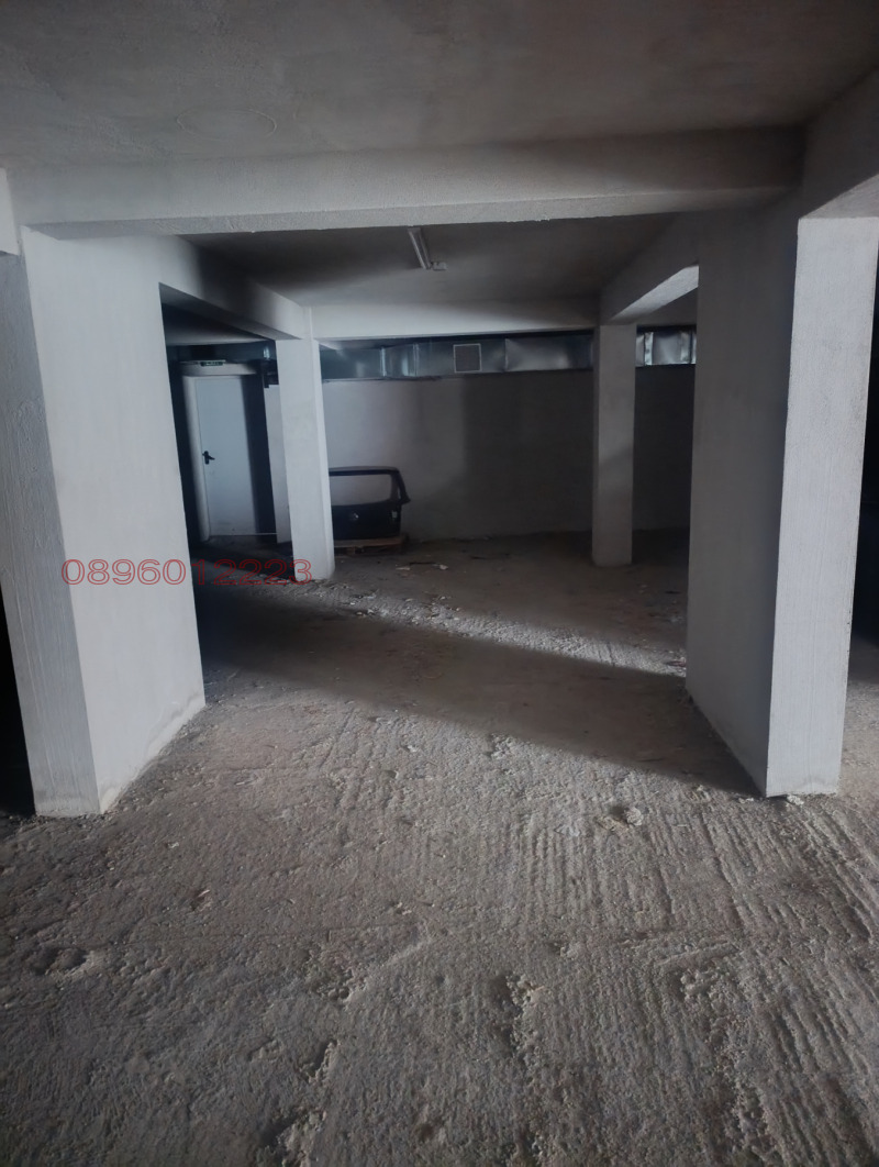 Дава под наем ГАРАЖ, ПАРКОМЯСТО, гр. Кърджали, Възрожденци, снимка 2 - Гаражи и паркоместа - 53099700