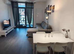 1 quarto Bakston, Sofia